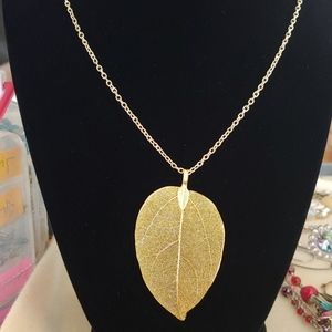 Beautiful Golden Leaf Necklace